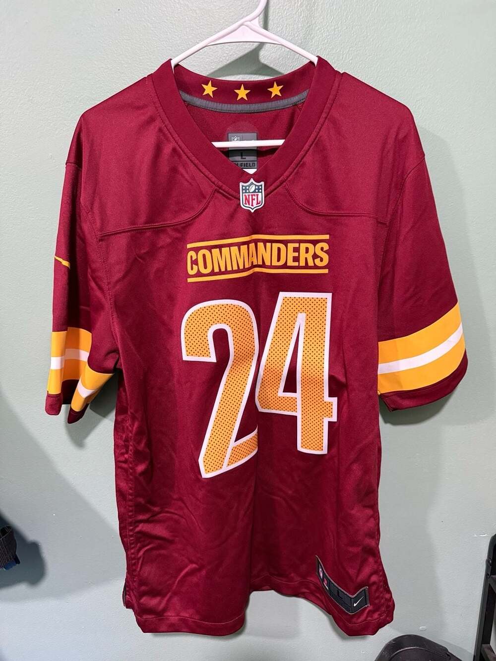 Nike Washington Commanders Football Jersey Size L 24 Whitters